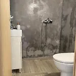 Tasos Bi * Hriszí Amudiá