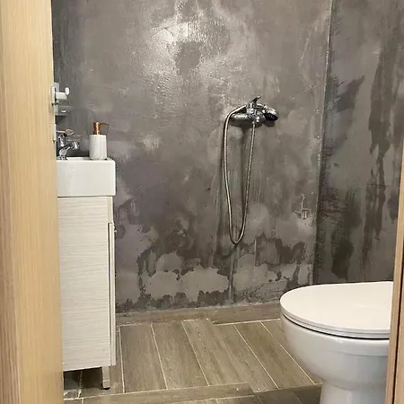 Tasos Bi * Chrisi Ammoudia