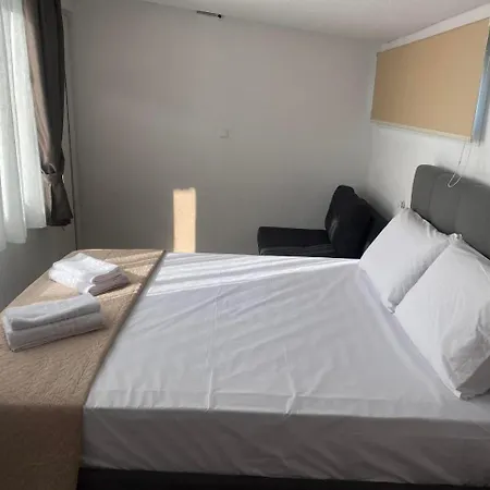 컨트리하우스 Tasos Bi