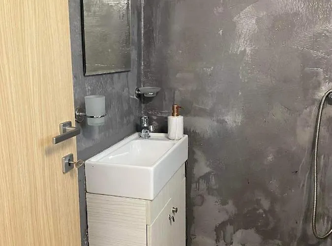 Tasos Bi Hriszí Amudiá